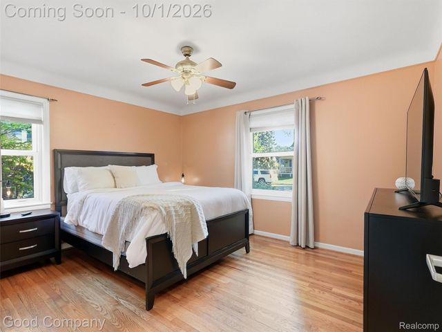 724 S Gainsborough Avenue, Royal Oak, MI 48067