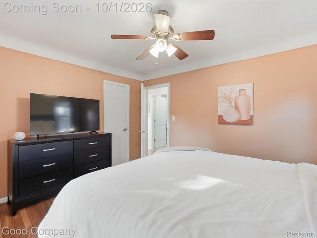 724 S Gainsborough Avenue, Royal Oak, MI 48067