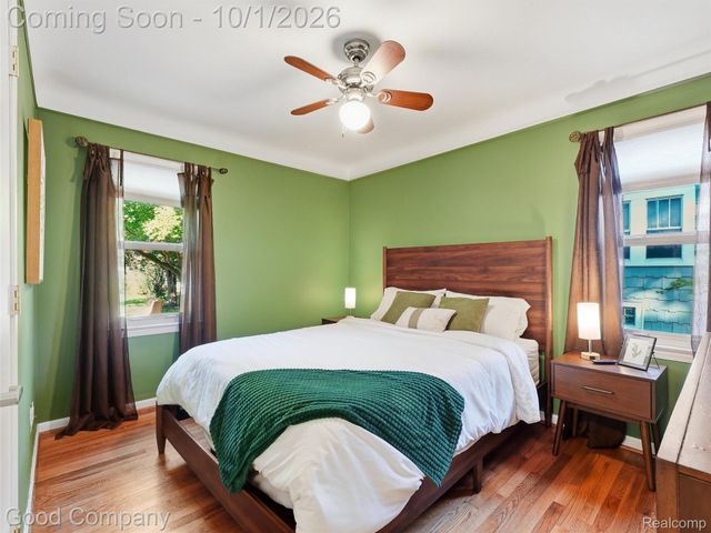 724 S Gainsborough Avenue, Royal Oak, MI 48067