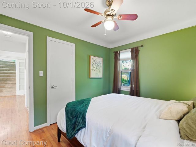 724 S Gainsborough Avenue, Royal Oak, MI 48067