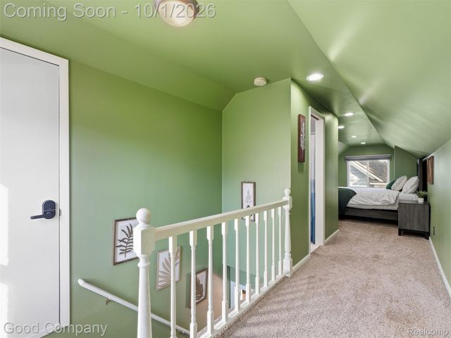 724 S Gainsborough Avenue, Royal Oak, MI 48067