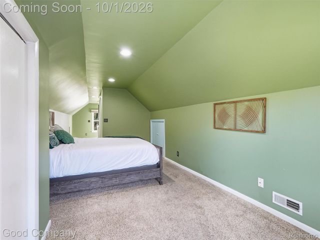 724 S Gainsborough Avenue, Royal Oak, MI 48067