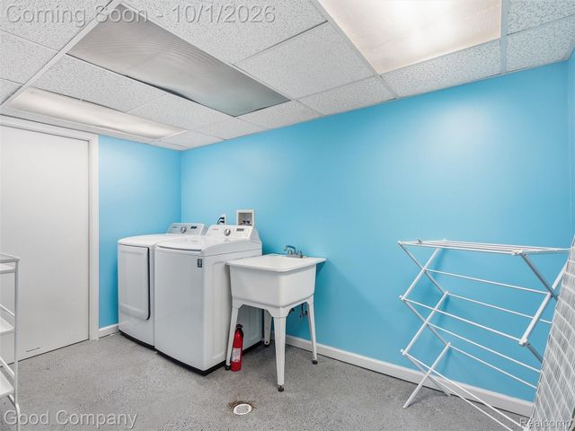 724 S Gainsborough Avenue, Royal Oak, MI 48067
