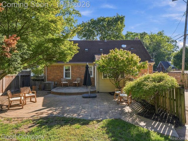 724 S Gainsborough Avenue, Royal Oak, MI 48067