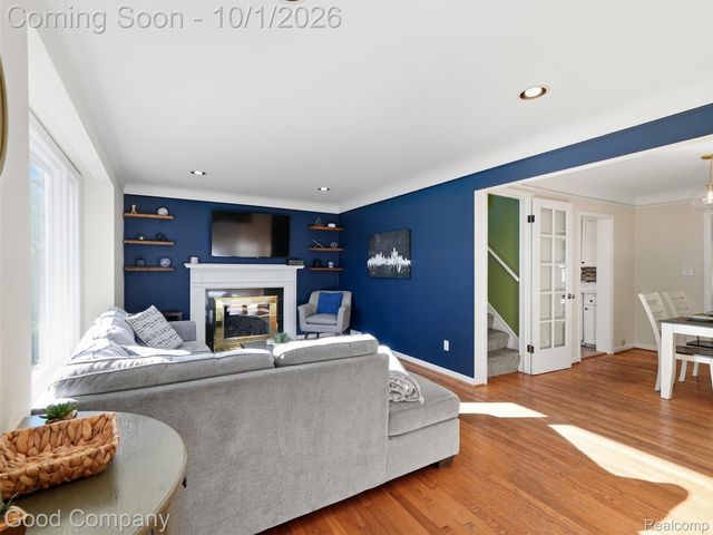 724 S Gainsborough Avenue, Royal Oak, MI 48067