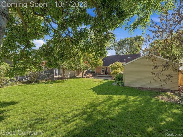 724 S Gainsborough Avenue, Royal Oak, MI 48067