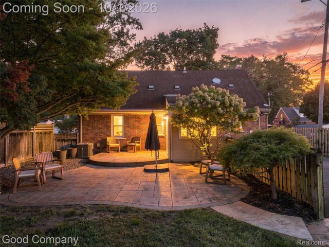724 S Gainsborough Avenue, Royal Oak, MI 48067