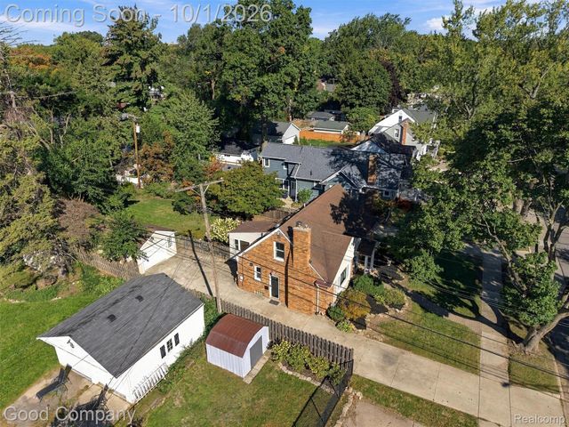 724 S Gainsborough Avenue, Royal Oak, MI 48067