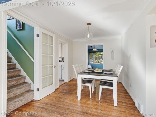 724 S Gainsborough Avenue, Royal Oak, MI 48067