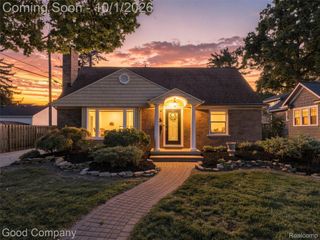 724 S Gainsborough Avenue, Royal Oak, MI 48067