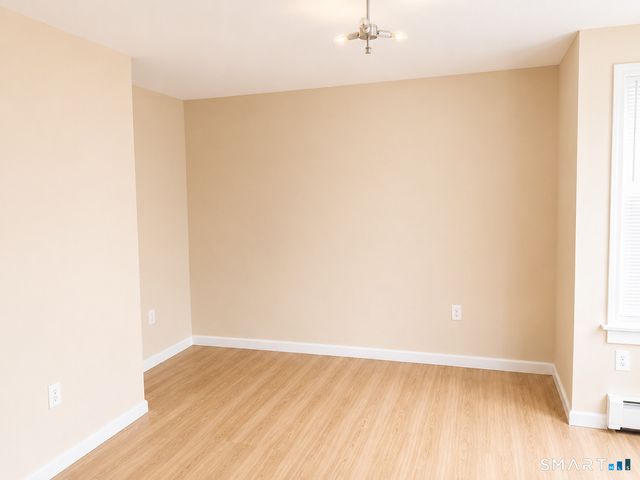 13 Armstrong Place, Bridgeport, CT 06608