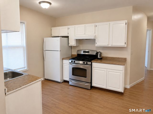 13 Armstrong Place, Bridgeport, CT 06608