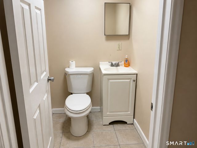 13 Armstrong Place, Bridgeport, CT 06608