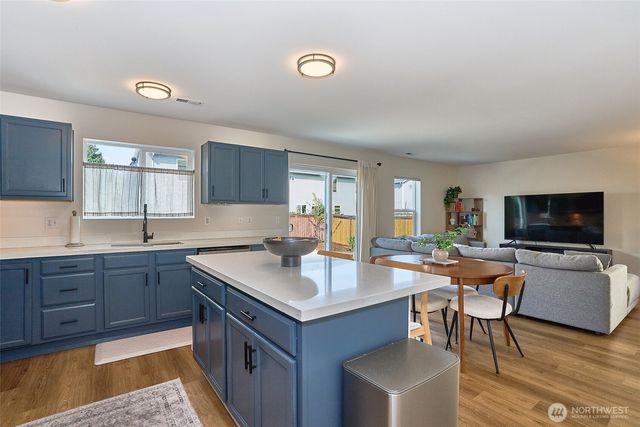 21636 SE 298th Pl, Kent, WA 98042