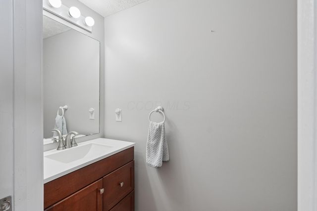 470 Pruden Drive, Pickerington, OH 43147