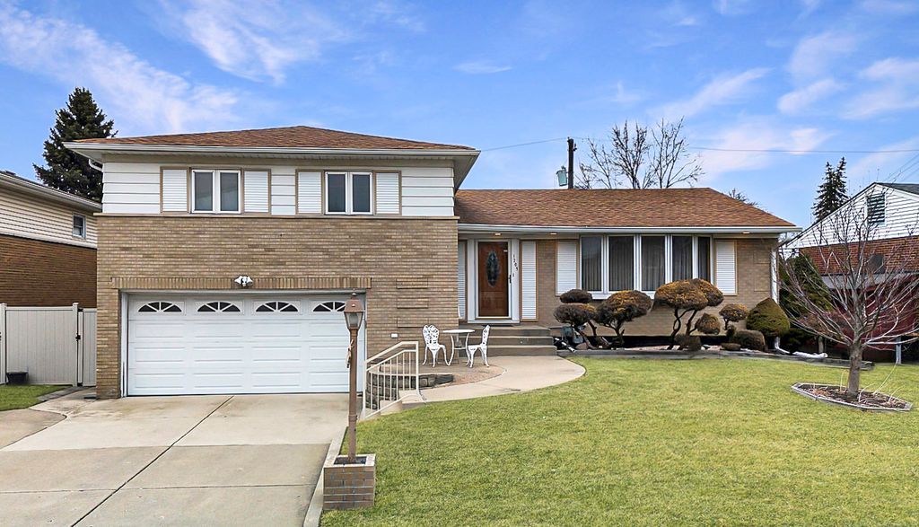 1205 Winston Drive, Melrose Park, IL 60160