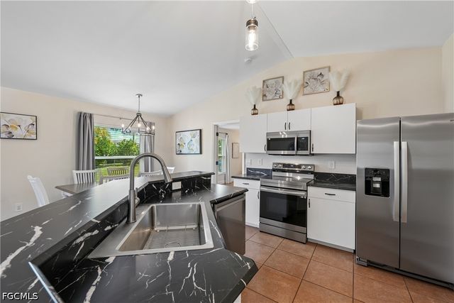 241 SW 34th TER, Cape Coral, FL 33914