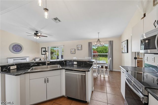 241 SW 34th TER, Cape Coral, FL 33914