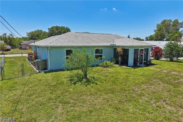 241 SW 34th TER, Cape Coral, FL 33914