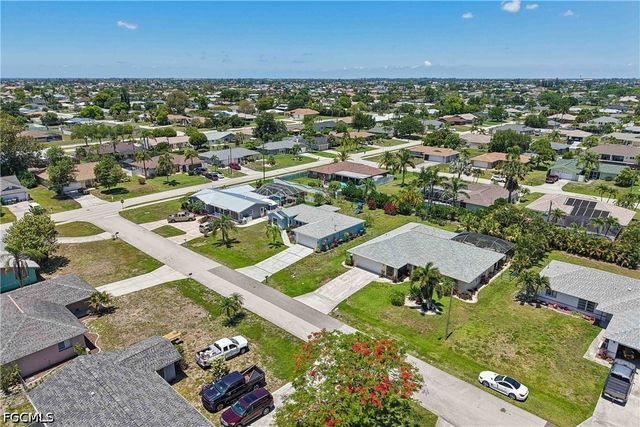 241 SW 34th TER, Cape Coral, FL 33914