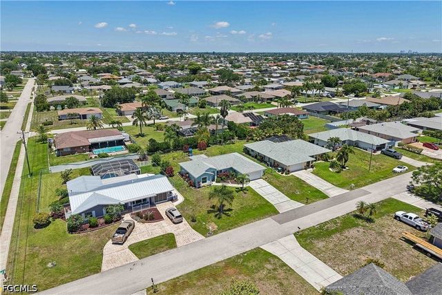 241 SW 34th TER, Cape Coral, FL 33914