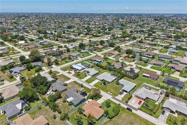 241 SW 34th TER, Cape Coral, FL 33914