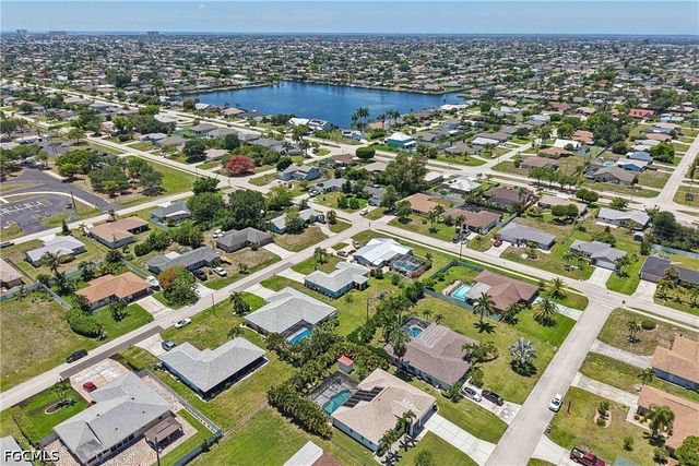 241 SW 34th TER, Cape Coral, FL 33914