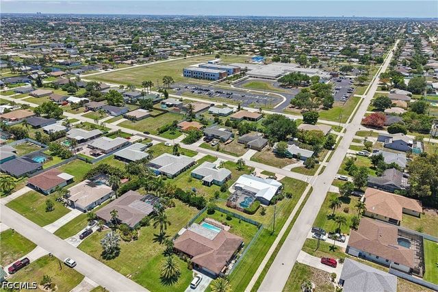 241 SW 34th TER, Cape Coral, FL 33914