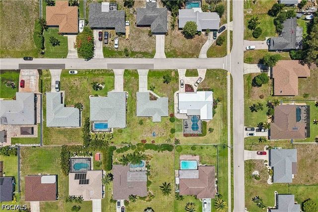 241 SW 34th TER, Cape Coral, FL 33914