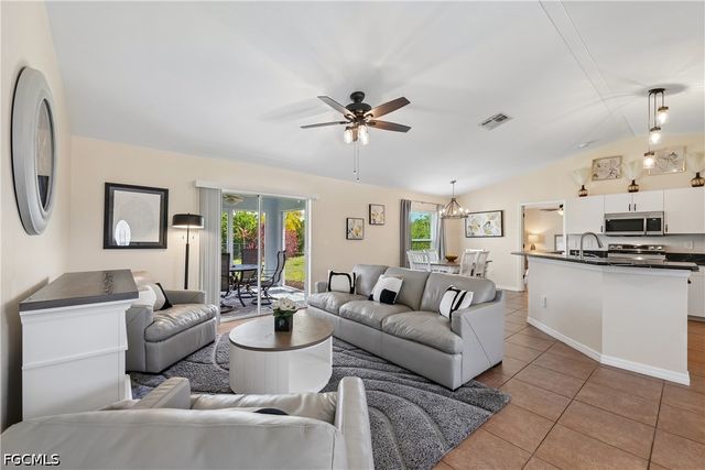 241 SW 34th TER, Cape Coral, FL 33914