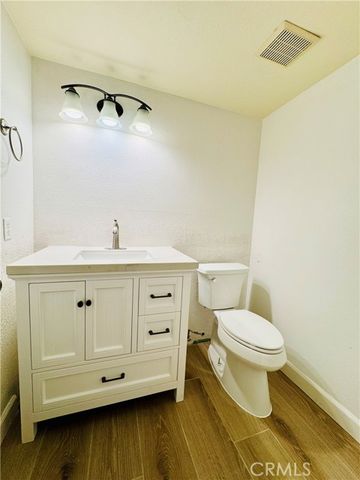 10 Coldbrook, Irvine, CA 92604