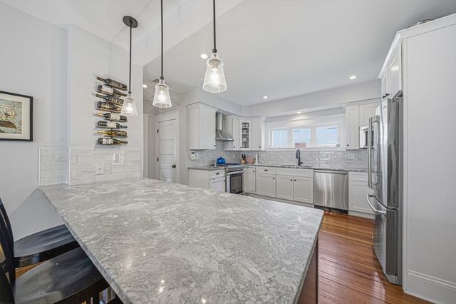 55 Hobart Ave, Braintree, MA 02184