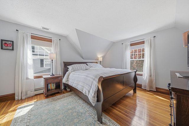 55 Hobart Ave, Braintree, MA 02184