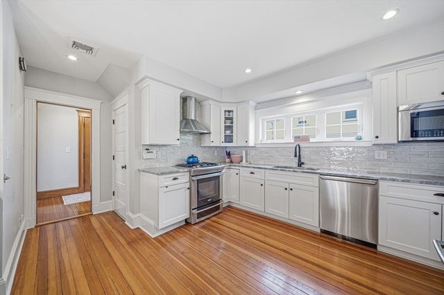 55 Hobart Ave, Braintree, MA 02184