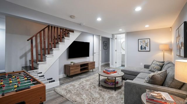 185 E 17th Street, Huntington Station, NY 11746