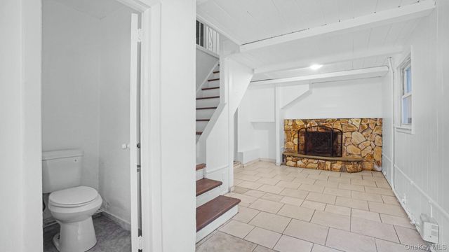 185 E 17th Street, Huntington Station, NY 11746