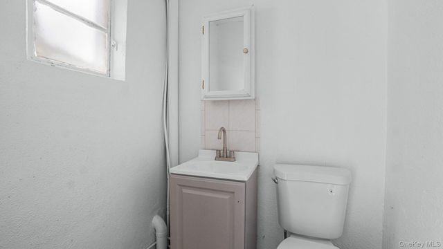 185 E 17th Street, Huntington Station, NY 11746