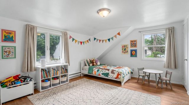 185 E 17th Street, Huntington Station, NY 11746