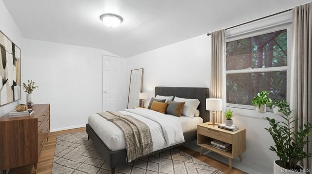 185 E 17th Street, Huntington Station, NY 11746