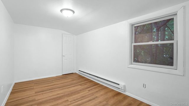 185 E 17th Street, Huntington Station, NY 11746