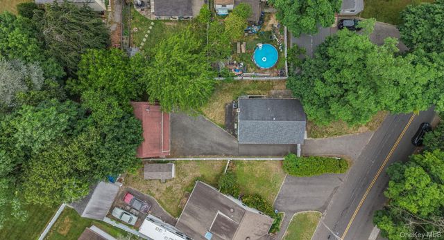 185 E 17th Street, Huntington Station, NY 11746