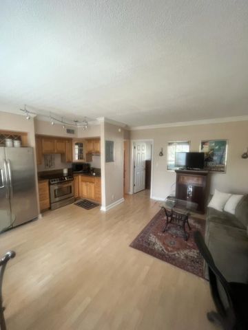 924 SE 2nd Street 20, Fort Lauderdale, FL 33301