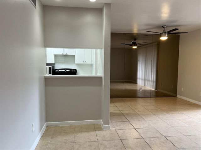 2824 Briarhurst Drive 9, Houston, TX 77057