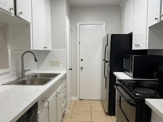 2824 Briarhurst Drive 9, Houston, TX 77057