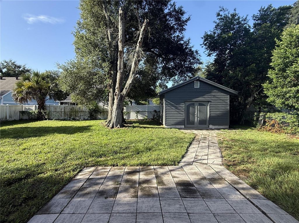 Image 2 of property listing at 3802 E ESTHER STREET, Orlando, FL 32812