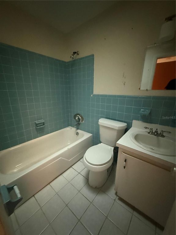 Image 12 of property listing at 3802 E ESTHER STREET, Orlando, FL 32812
