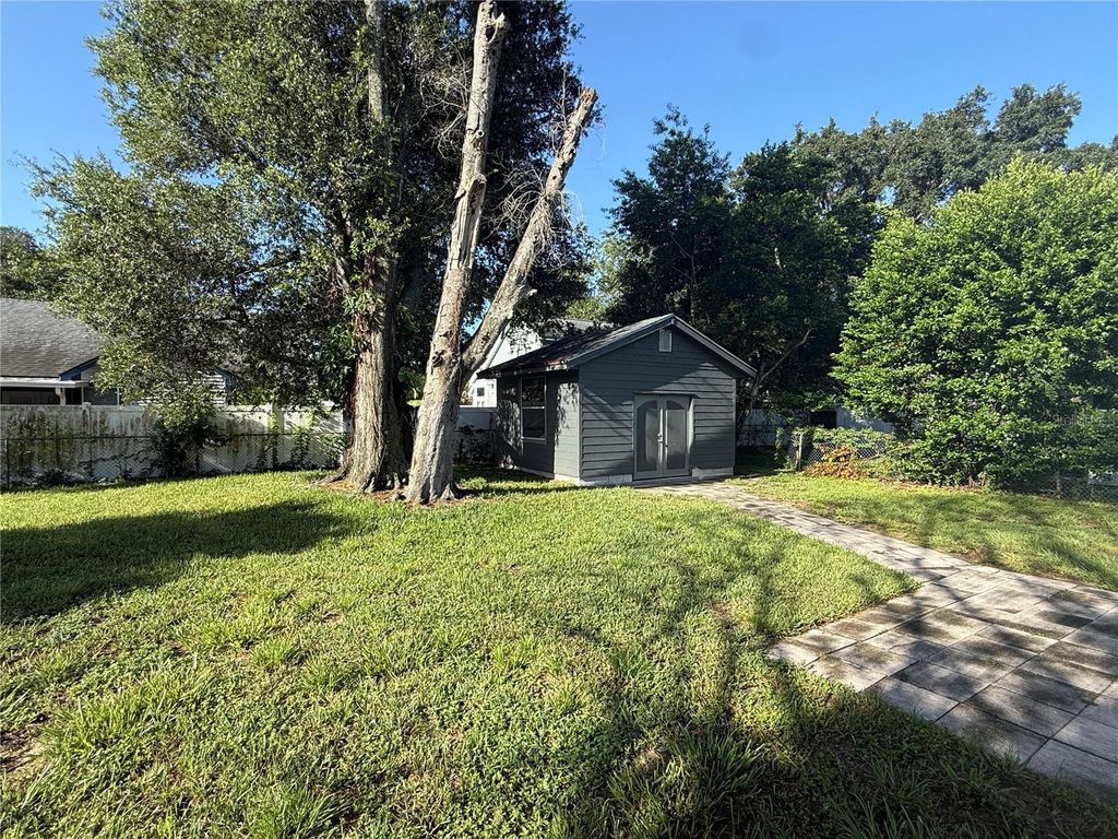 Image 14 of property listing at 3802 E ESTHER STREET, Orlando, FL 32812