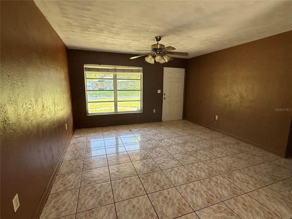 Image 4 of property listing at 3802 E ESTHER STREET, Orlando, FL 32812
