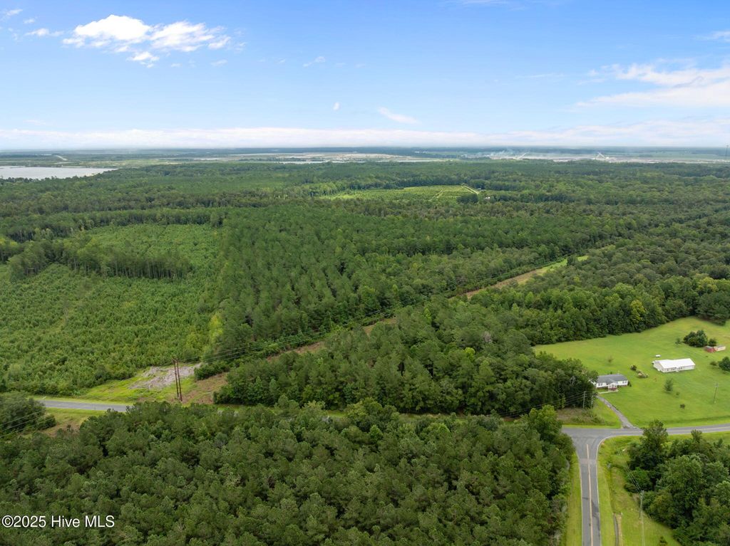 Image 16 of property listing at 0 Sr 1932, Aurora, NC 27806