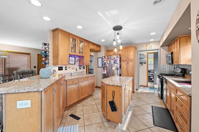 2158 Delafield STREET, Waukesha, WI 53188